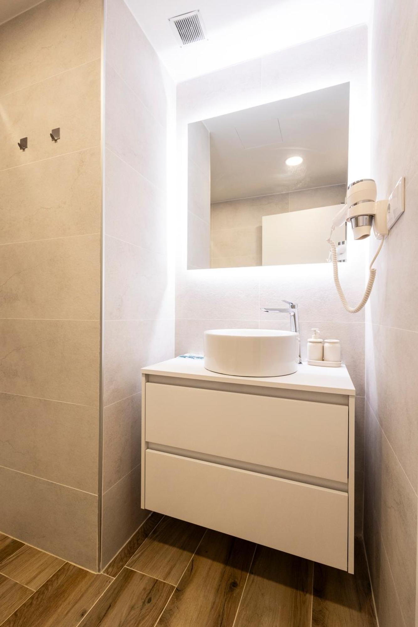 Cortes Suites By Concept Flats Valencia Eksteriør bilde