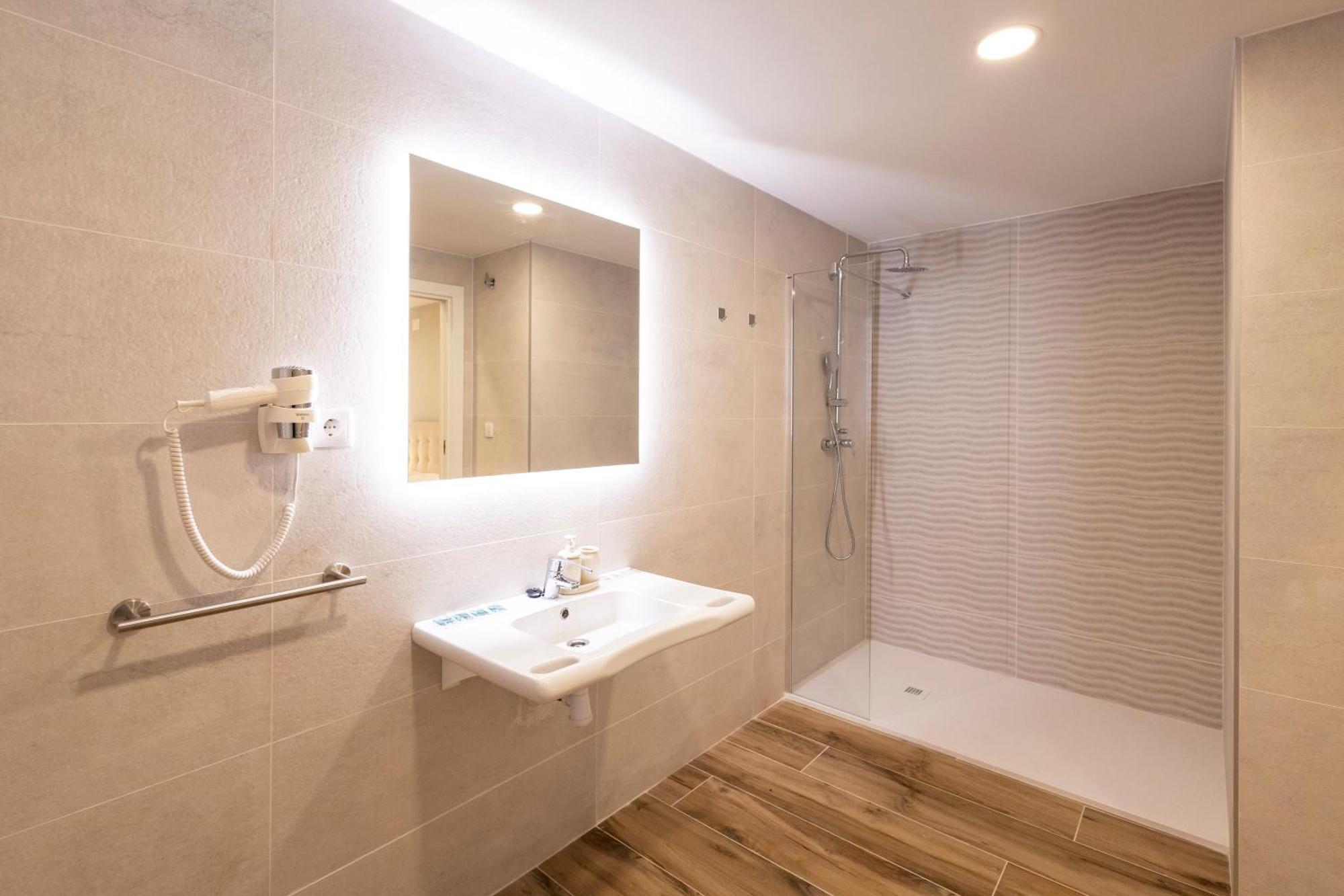 Cortes Suites By Concept Flats Valencia Eksteriør bilde
