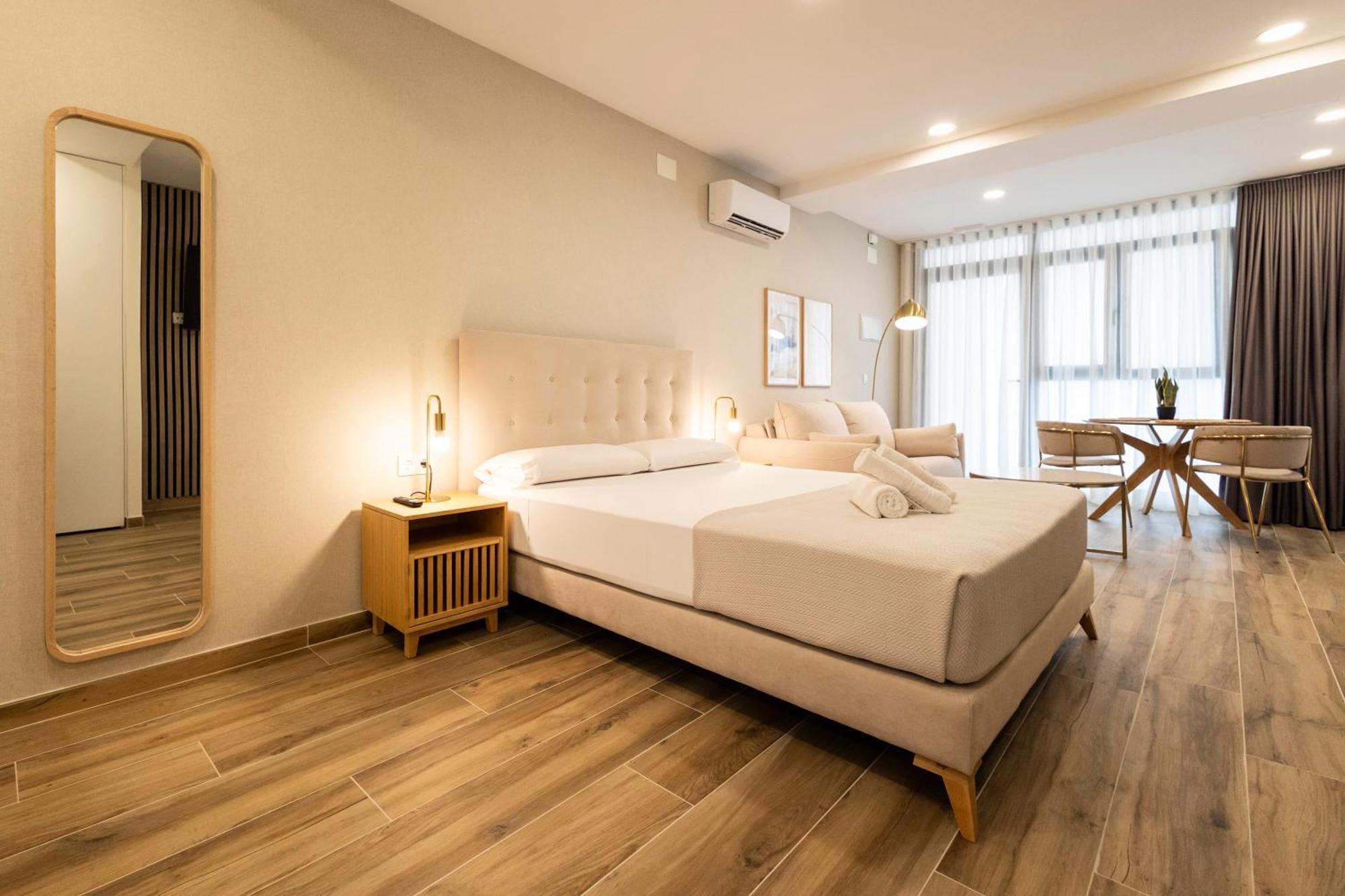 Cortes Suites By Concept Flats Valencia Eksteriør bilde